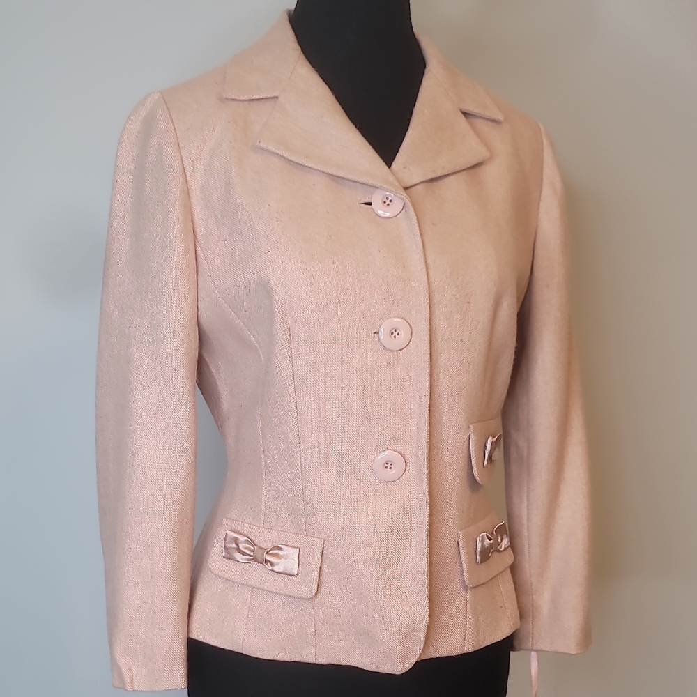Pink Textured Blazer with Notched Lapel and Tailored Fit